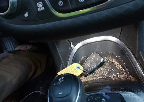 2019 Chevrolet Malibu Lt from USA, damaged, VIN 1G1ZD5ST4KF147902